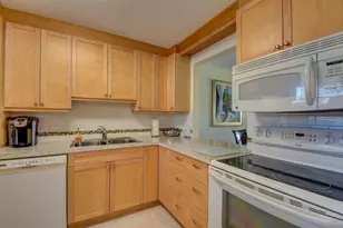 307 Lake Evelyn Dr, West Palm Beach, FL 33411 - Photo 4