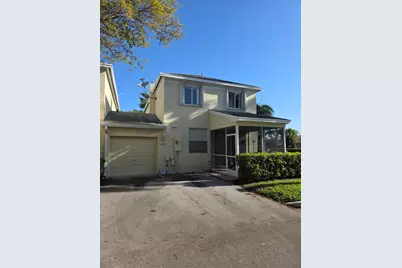 10851 Palm Ridge Lane, Tamarac, FL 33321 - Photo 4