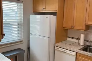 307 Lake Evelyn Dr, West Palm Beach, FL 33411 - Photo 8