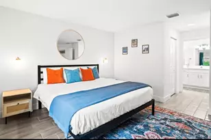 565 Lilac Ct, West Palm Beach, FL 33407 - Photo 18