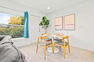 565 Lilac Ct, West Palm Beach, FL 33407 - Photo 8