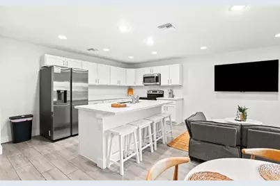 565 Lilac Court, West Palm Beach, FL 33407 - Photo 2