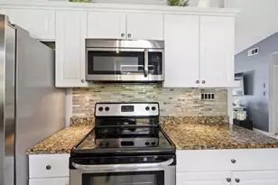 225 SW Crescent Ave, Port Saint Lucie, FL 34984 - Photo 12