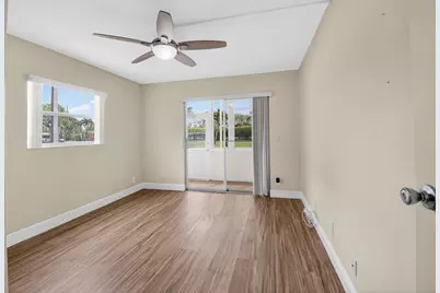 204 Flanders E, Delray Beach, FL 33484 - Photo 12