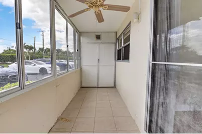 204 Flanders E, Delray Beach, FL 33484 - Photo 18