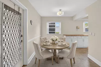 204 Flanders E, Delray Beach, FL 33484 - Photo 4