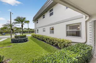 204 Flanders E, Delray Beach, FL 33484 - Photo 2