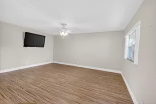 204 Flanders E, Delray Beach, FL 33484 - Photo 2