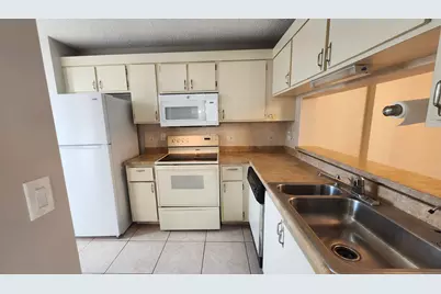 3146 Via Poinciana #414, Lake Worth, FL 33467 - Photo 22