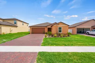 701 Carlyle Wy, Fort Pierce, FL 34947 - Photo 2