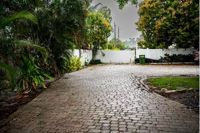 3825 Lakewood Road, Palm Springs, FL 33461 - Photo 2