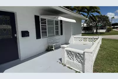 1901 SW 14th Avenue, Boynton Beach, FL 33426 - Photo 4