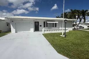 1901 SW 14th Ave, Boynton Beach, FL 33426 - Photo 2