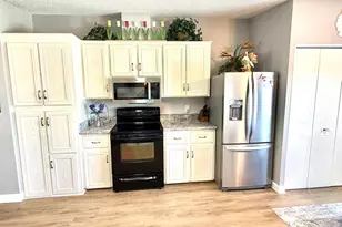 8181 14th Hole Dr, Port Saint Lucie, FL 34952 - Photo 10