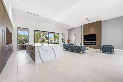 1000 SW 93rd Avenue, Plantation, FL 33324 - Photo 8