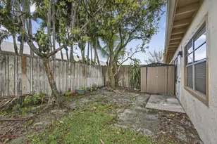 11925 Suellen Cir, Wellington, FL 33414 - Photo 18