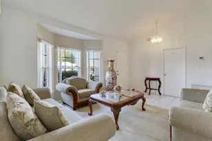 702 SE Lighthouse Ave SE, Port Saint Lucie, FL 34983 - Photo 4