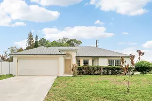 702 SE Lighthouse Ave SE, Port Saint Lucie, FL 34983 - Photo 1