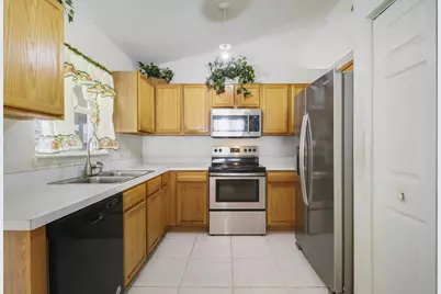 702 SE Lighthouse Avenue SE, Port Saint Lucie, FL 34983 - Photo 6
