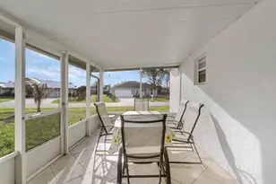 702 SE Lighthouse Ave SE, Port Saint Lucie, FL 34983 - Photo 2