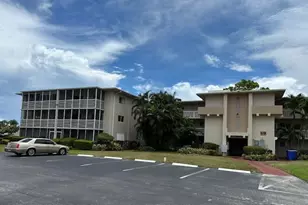 2562 N Garden Dr Dr N, Lake Worth, FL 33461 - Photo 1