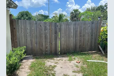 2016 Golfview Court, Fort Pierce, FL 34950 - Photo 4