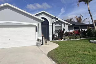 462 SE Cork Rd, Port Saint Lucie, FL 34984 - Photo 8