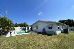2503 Chesterfield Dr, Fort Pierce, FL 34982 - Photo 22