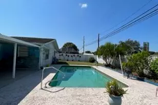 2503 Chesterfield Dr, Fort Pierce, FL 34982 - Photo 2