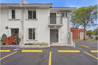 3907 NW 76th Terrace, Hollywood, FL 33024 - Photo 2