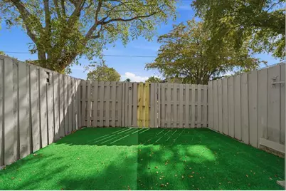 3907 NW 76th Terrace, Hollywood, FL 33024 - Photo 18