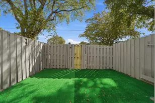 3907 NW 76th Terrace, Hollywood, FL 33024 - Photo 18