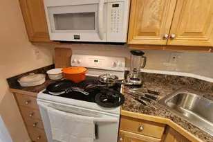 3200 NE 7th Ct, Pompano Beach, FL 33062 - Photo 16