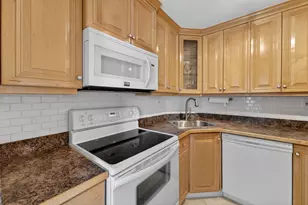 3200 NE 7th Ct, Pompano Beach, FL 33062 - Photo 6