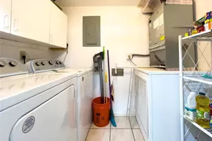 301 Knotty Pine Cir, Greenacres, FL 33463 - Photo 10