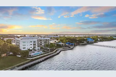 41 SW Seminole Street #307, Stuart, FL 34994 - Photo 2