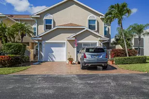 3223 S Lakeview Cir, Hutchinson Island, FL 34949 - Photo 1