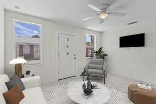908 Villas Dr, Venice, FL 34285 - Photo 4
