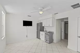 908 Villas Dr, Venice, FL 34285 - Photo 6