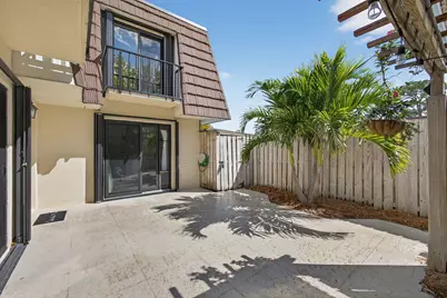 711 7th Lane, Palm Beach Gardens, FL 33418 - Photo 8