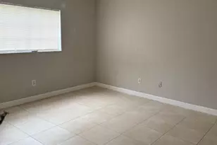 104 N Palm Beach Trace Dr, Royal Palm Beach, FL 33411 - Photo 4