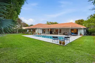 2001 Embassy Dr, West Palm Beach, FL 33401 - Photo 36