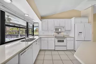 1010 SE Damask Ave, Port Saint Lucie, FL 34983 - Photo 6