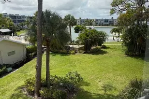 2562 Garden Dr N, Lake Worth Beach, FL 33461 - Photo 12