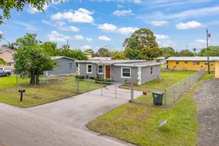 217 NW 14th St, Belle Glade, FL 33430 - Photo 2