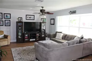 461 NE 42nd St, Boca Raton, FL 33431 - Photo 2