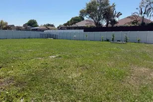 2490 SW Bayshore Blvd, Port Saint Lucie, FL 34984 - Photo 38