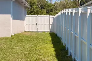 2490 SE Bayshore Blvd, Port Saint Lucie, FL 34984 - Photo 32