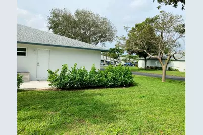 1155 S Drive Circle #A, Delray Beach, FL 33445 - Photo 4