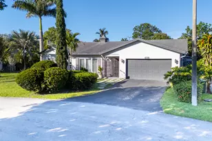 4507 Norfolk Island Pine Dr, Tamarac, FL 33319 - Photo 2
